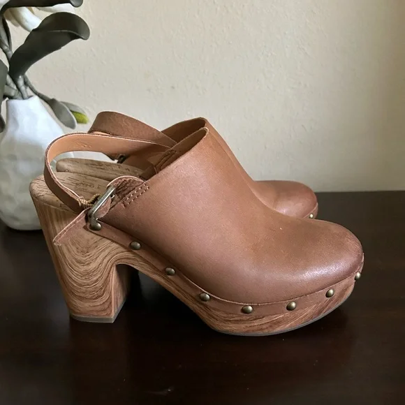 Kork-Ease Darby Tan Leather Studded Clog Heels - Picture 2 of 7